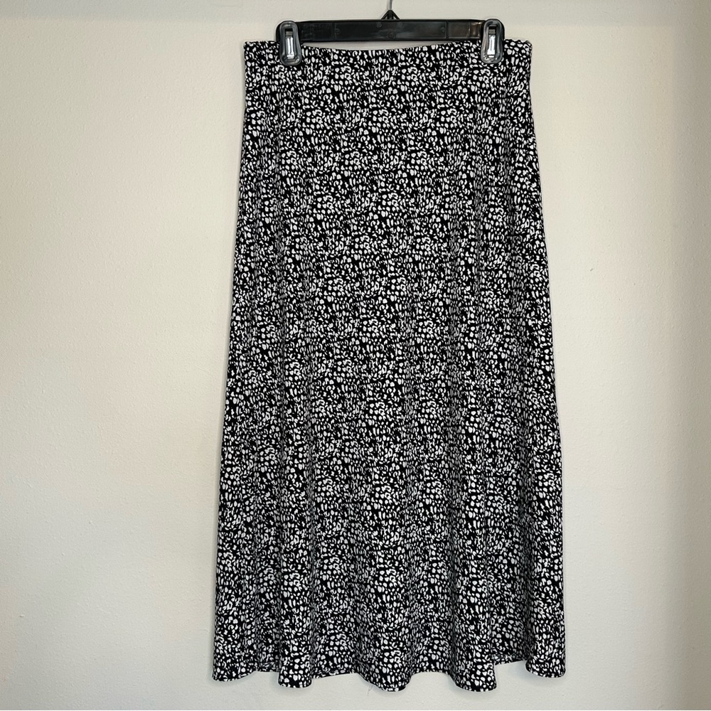 B&W Size M Halogen Patterned Skirt